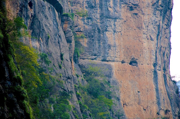 Lesser Gorge - Ba hanging coffin 3